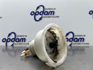 Gebruikte Benzinepomp BMW Z4 Roadster (E85) 3.0 24V Prijs € 60,00 Margeregeling aangeboden door Gebr Opdam B.V.