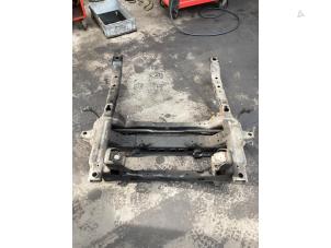 Gebruikte Subframe Volkswagen Crafter 2.5 TDI 30/32/35 Prijs € 250,00 Margeregeling aangeboden door Gebr Opdam B.V.