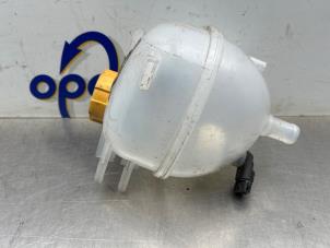 Gebruikte Expansievat Saab 9-3 II (YS3F) 2.0T 16V Prijs € 30,00 Margeregeling aangeboden door Gebr Opdam B.V.