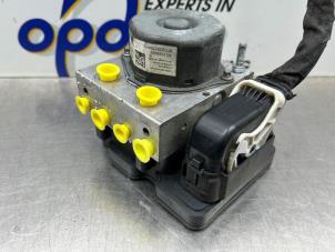 Gebruikte ABS Pomp Peugeot 308 SW (L4/L9/LC/LJ/LR) 1.6 BlueHDi 120 Prijs € 150,00 Margeregeling aangeboden door Gebr Opdam B.V.