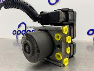 Gebruikte ABS Pomp Ford Focus C-Max 1.6 16V Prijs € 100,00 Margeregeling aangeboden door Gebr Opdam B.V.