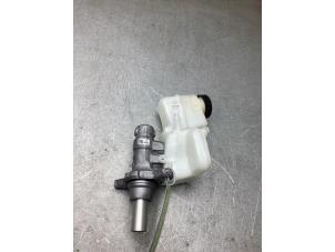 Gebruikte Hoofdremcilinder Toyota Aygo X 1.0 12V VVT-i Prijs € 30,00 Margeregeling aangeboden door Gebr Opdam B.V.