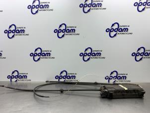 Gebruikte Handrem motor Renault Vel Satis (BJ) 2.0 16V Turbo Prijs € 300,00 Margeregeling aangeboden door Gebr Opdam B.V.