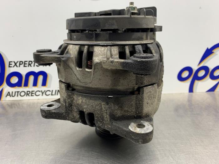 Gebruikte Dynamo Renault Vel Satis (BJ) 2.0 16V Turbo Prijs € 75,00 Margeregeling aangeboden door Gebr Opdam B.V.