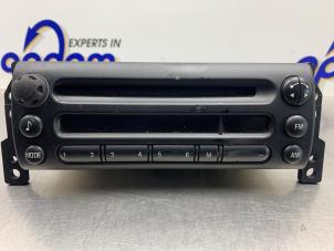 Gebruikte Radio CD Speler BMW Mini One/Cooper (R50) 1.6 16V Cooper Prijs € 100,00 Margeregeling aangeboden door Gebr Opdam B.V.