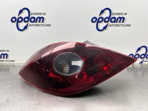 Gebruikte Achterlicht links Opel Corsa D 1.4 16V Twinport Prijs € 40,00 Margeregeling aangeboden door Gebr Opdam B.V.