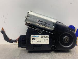 Gebruikte Schuifdak Motor BMW Mini One/Cooper (R50) 1.6 16V Cooper Prijs € 100,00 Margeregeling aangeboden door Gebr Opdam B.V.