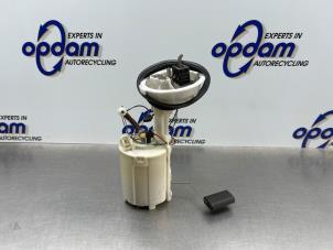 Gebruikte Benzinepomp BMW Mini One/Cooper (R50) 1.6 16V Cooper Prijs € 75,00 Margeregeling aangeboden door Gebr Opdam B.V.