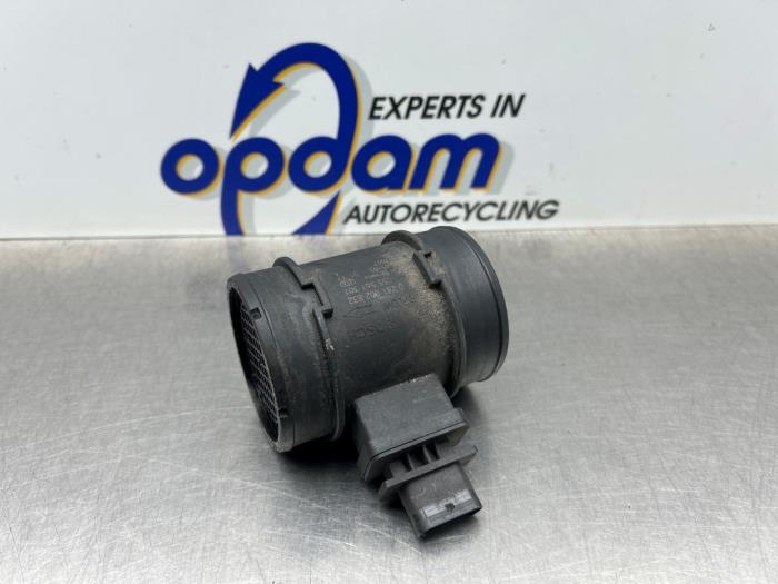 Gebruikte Luchtmassameter Opel Astra H SW (L35) 1.7 CDTi 16V Prijs € 35,00 Margeregeling aangeboden door Gebr Opdam B.V.