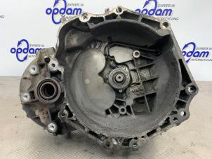 Gebruikte Versnellingsbak Opel Astra H SW (L35) 1.7 CDTi 16V Prijs € 550,00 Margeregeling aangeboden door Gebr Opdam B.V.