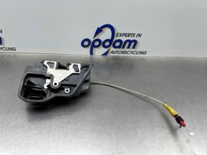 Gebruikte Slotmechaniek Portier 4Deurs links-voor BMW 1 serie (E87/87N) 118d 16V Prijs € 75,00 Margeregeling aangeboden door Gebr Opdam B.V.