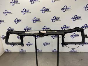 Gebruikte Frontpaneel Chrysler 300 C Touring 3.5 V6 24V Prijs € 100,00 Margeregeling aangeboden door Gebr Opdam B.V.