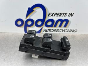 Gebruikte Ruit schakelaar elektrisch Kia Cee'd Sporty Wagon (EDF) 1.4 16V Prijs € 40,00 Margeregeling aangeboden door Gebr Opdam B.V.