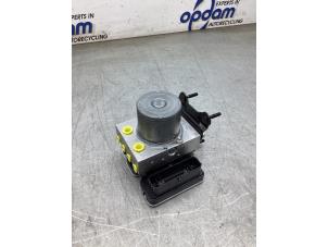 Gebruikte ABS Pomp Toyota Yaris IV (P21/PA1/PH1) 1.5 12V Hybrid 115 Prijs € 225,00 Margeregeling aangeboden door Gebr Opdam B.V.