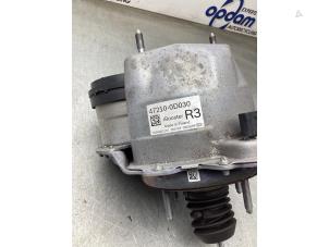 Gebruikte Rembekrachtiger Toyota Yaris IV (P21/PA1/PH1) 1.5 12V Hybrid 115 Prijs € 225,00 Margeregeling aangeboden door Gebr Opdam B.V.