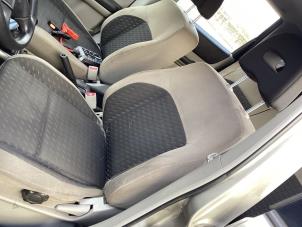 Gebruikte Bekleding Set (compleet) Nissan X-Trail (T30) 2.0 16V 4x2 Prijs € 250,00 Margeregeling aangeboden door Gebr Opdam B.V.