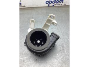 Gebruikte Accu ventilator Toyota Yaris IV (P21/PA1/PH1) 1.5 12V Hybrid 115 Prijs € 75,00 Margeregeling aangeboden door Gebr Opdam B.V.