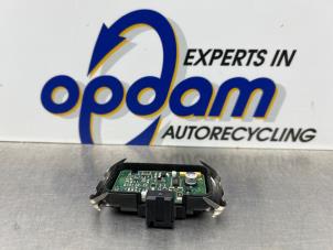 Gebruikte Sensor regen Citroen C4 Picasso (UD/UE/UF) 1.6 16V THP Sensodrive Prijs € 35,00 Margeregeling aangeboden door Gebr Opdam B.V.