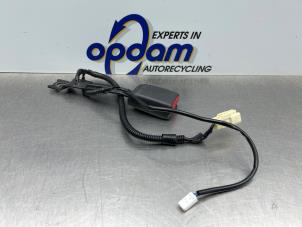 Gebruikte Veiligheidsgordel Insteek rechts-voor Toyota Yaris II (P9) 1.0 12V VVT-i Prijs € 35,00 Margeregeling aangeboden door Gebr Opdam B.V.