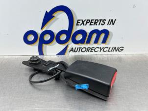 Gebruikte Veiligheidsgordel Insteek rechts-voor Mitsubishi Colt (Z2/Z3) 1.3 16V Prijs € 25,00 Margeregeling aangeboden door Gebr Opdam B.V.