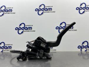 Gebruikte Gaspedaal Chrysler 300 C Touring 3.5 V6 24V Prijs € 150,00 Margeregeling aangeboden door Gebr Opdam B.V.