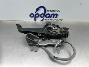 Gebruikte Handrem Mechaniek Chrysler 300 C Touring 3.5 V6 24V Prijs € 100,00 Margeregeling aangeboden door Gebr Opdam B.V.