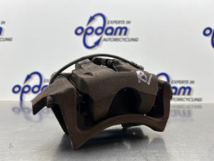 Gebruikte Remklauw (Tang) rechts-voor Mercedes B (W245) 1.7 B-180 16V Prijs € 50,00 Margeregeling aangeboden door Gebr Opdam B.V.