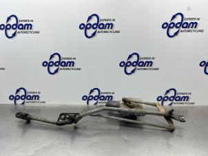 Gebruikte Ruitenwismotor + Mechaniek Renault Grand Scénic II (JM) 2.0 16V Prijs € 50,00 Margeregeling aangeboden door Gebr Opdam B.V.