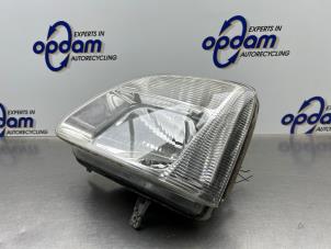 Gebruikte Linker Koplamp Opel Agila (A) 1.2 16V Twin Port Prijs € 30,00 Margeregeling aangeboden door Gebr Opdam B.V.