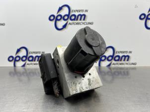 Gebruikte ABS Pomp Mercedes C Combi (S202) 2.4 C240T V6 18V Prijs € 150,00 Margeregeling aangeboden door Gebr Opdam B.V.