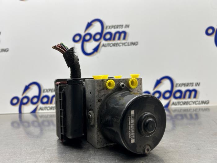 Gebruikte ABS Pomp Opel Zafira (M75) 1.9 CDTI 16V Prijs € 150,00 Margeregeling aangeboden door Gebr Opdam B.V.