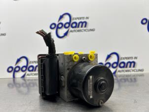 Gebruikte ABS Pomp Opel Zafira (M75) 1.9 CDTI 16V Prijs € 150,00 Margeregeling aangeboden door Gebr Opdam B.V.