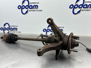 Gebruikte Fusee links-voor Kia Picanto (BA) 1.0 12V Prijs € 125,00 Margeregeling aangeboden door Gebr Opdam B.V.