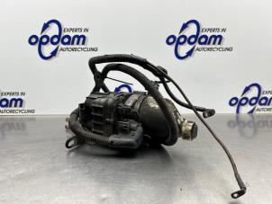 Gebruikte Stuurbekrachtiging Pomp Opel Zafira (M75) 2.2 16V Direct Ecotec Prijs € 350,00 Margeregeling aangeboden door Gebr Opdam B.V.