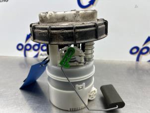 Gebruikte Benzinepomp Dacia Duster (HS) 1.6 16V Prijs € 75,00 Margeregeling aangeboden door Gebr Opdam B.V.