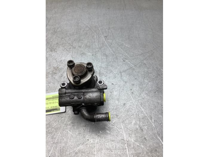 Gebruikte Servopomp Volkswagen Crafter 2.5 TDI 30/32/35/46/50 Prijs € 80,00 Margeregeling aangeboden door Gebr Opdam B.V.