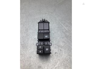 Gebruikte Schakelaar Elektrisch Raam Toyota Hilux V/VI 2.4 D4D-F 16V 4x4 Prijs € 60,50 Inclusief btw aangeboden door Gebr Opdam B.V.