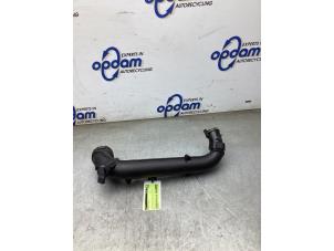 Gebruikte Intercooler Buis Volkswagen Golf VIII (CD1) 1.4 GTE 16V Prijs € 50,00 Margeregeling aangeboden door Gebr Opdam B.V.