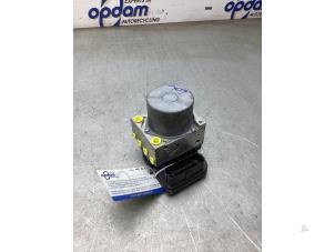 Gebruikte ABS Pomp Toyota Hilux V/VI 2.4 D4D-F 16V 4x4 Prijs € 605,00 Inclusief btw aangeboden door Gebr Opdam B.V.