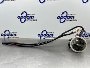 Gebruikte Benzinepomp BMW 1 serie (E81) 116i 1.6 16V Prijs € 75,00 Margeregeling aangeboden door Gebr Opdam B.V.