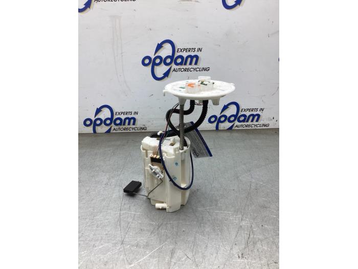 Gebruikte Tank element Pomp Toyota Hilux V/VI 2.4 D4D-F 16V 4x4 Prijs € 72,60 Inclusief btw aangeboden door Gebr Opdam B.V.