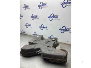 Gebruikte Tank adblue Volkswagen Crafter (SY) 2.0 TDI FWD Prijs € 400,00 Margeregeling aangeboden door Gebr Opdam B.V.