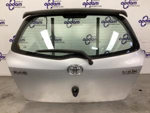 Gebruikte Achterklep Toyota Yaris II (P9) 1.3 16V VVT-i Prijs € 175,00 Margeregeling aangeboden door Gebr Opdam B.V.