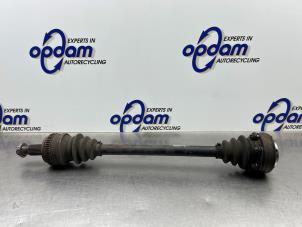 Gebruikte Aandrijfas links-achter BMW 1 serie (E87/87N) 116i 2.0 16V Prijs € 60,00 Margeregeling aangeboden door Gebr Opdam B.V.