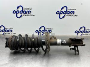 Gebruikte Mac Phersonpoot links-voor Opel Astra H (L48) 1.6 16V Prijs € 50,00 Margeregeling aangeboden door Gebr Opdam B.V.