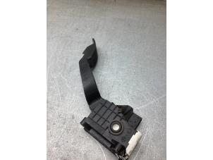 Gebruikte Sensor Gaspedaalpositie Opel Adam 1.2 16V Prijs € 20,00 Margeregeling aangeboden door Gebr Opdam B.V.
