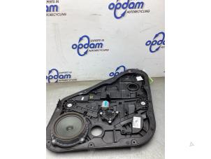 Gebruikte Raammechaniek 4Deurs links-achter Kia Sportage (QL) 1.6 GDI 16V 4x2 Prijs € 120,00 Margeregeling aangeboden door Gebr Opdam B.V.