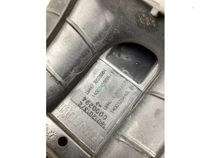 Gebruikte Spruitstuk Inlaat Renault Clio IV Estate/Grandtour (7R) 0.9 Energy TCE 12V Prijs € 75,00 Margeregeling aangeboden door Gebr Opdam B.V.