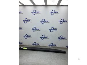 Gebruikte Bagageruimte Dekzeil Mercedes GLC (X253) 2.0 300 e 16V 4-Matic Prijs € 300,00 Margeregeling aangeboden door Gebr Opdam B.V.