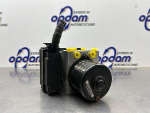 Gebruikte ABS Pomp Volkswagen Polo IV (9N1/2/3) 1.4 16V Prijs € 150,00 Margeregeling aangeboden door Gebr Opdam B.V.